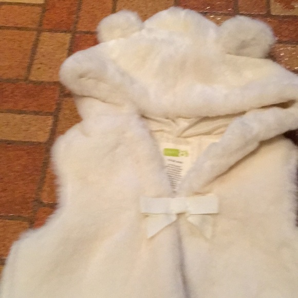 Crazy 8 Cream Faux Fur Vest Size 12-24M - Picture 2 of 6